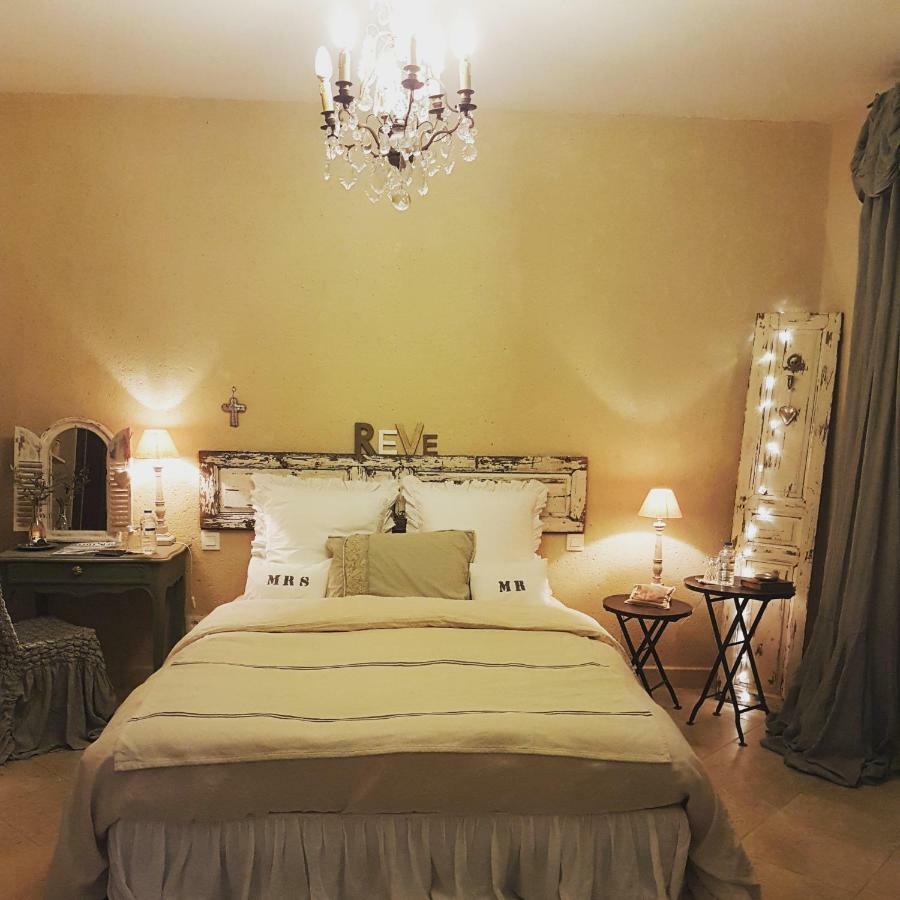 カスティヨン・デュ・ガール Fontaine De Cerier Bed & Breakfast エクステリア 写真